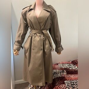 Amanda Smith  pettites  Beige Outerwear